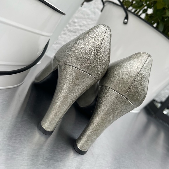 NEW ⭐️ Stuart Weitzman Patent Leather Square Shaped Peep Toe Pumps - Picture 7 of 8